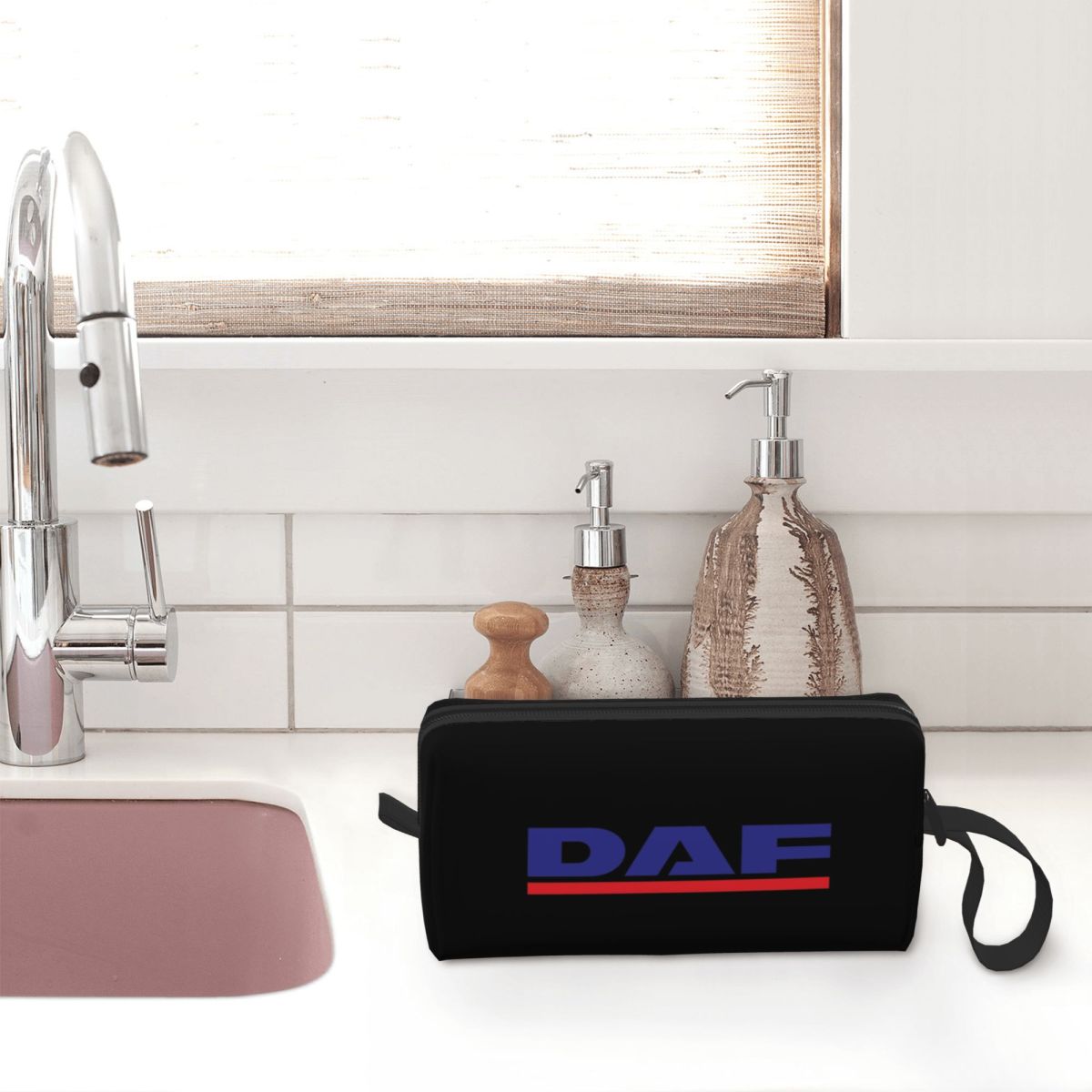 DAF Red Design Best Logo Makeu - Beauty Makeup Logo Design recension och pris